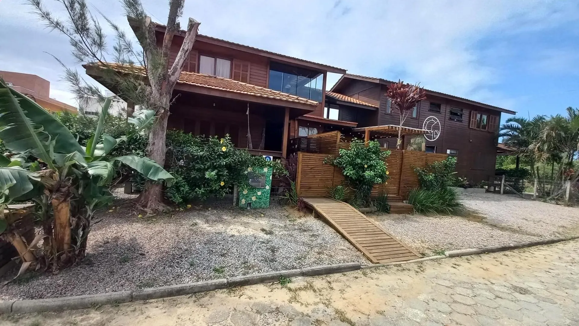 La Tatuira, Cabana Terra Pinheira 0*,  Brésil
